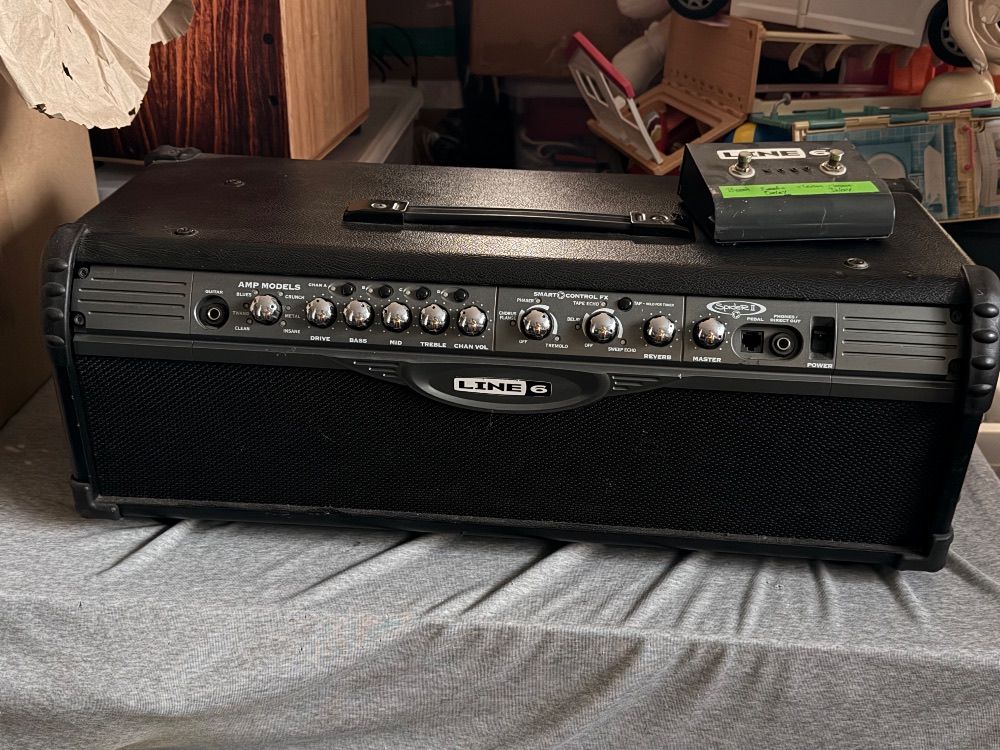 Amplificador de guitarra Line 6 c/ footswitch