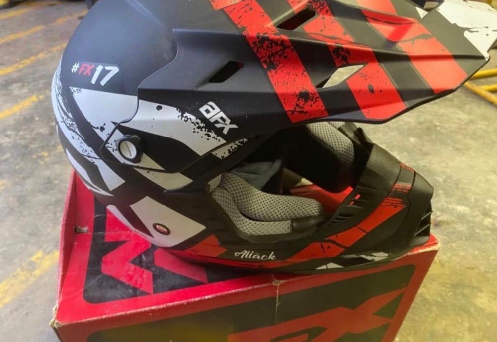 Capacete