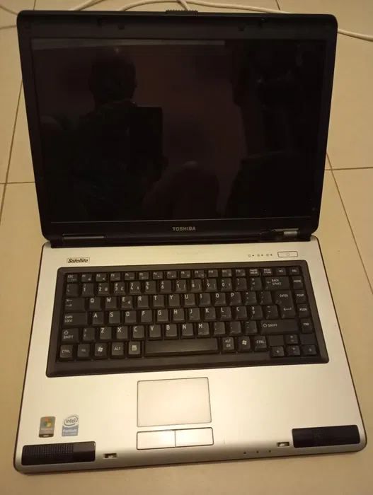 Sattelite L40 sem memoria e sem disco